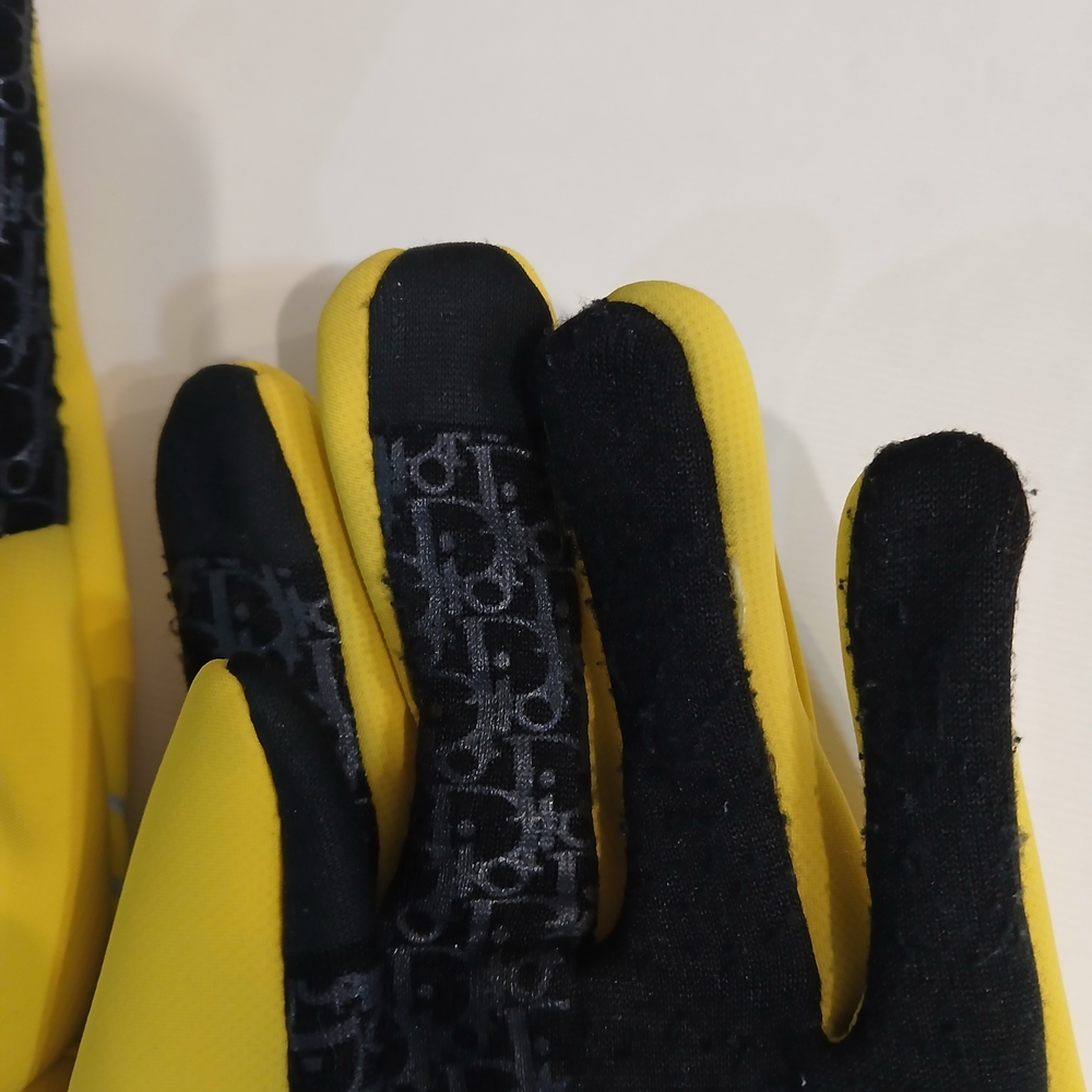 Dior Yellow and Black  Ski Gloves ( Check The Goggles In My Listings) - Picture 6 of 7